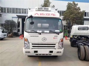 國(guó)六4.2米大運(yùn)藍(lán)牌冷藏車