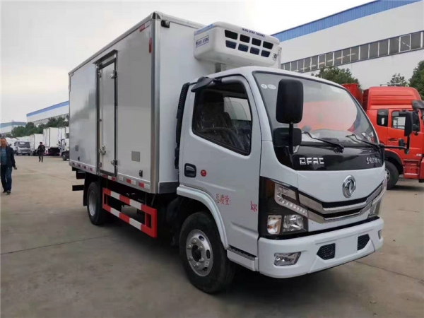  國(guó)六4.2米東風(fēng)多利卡冷藏車