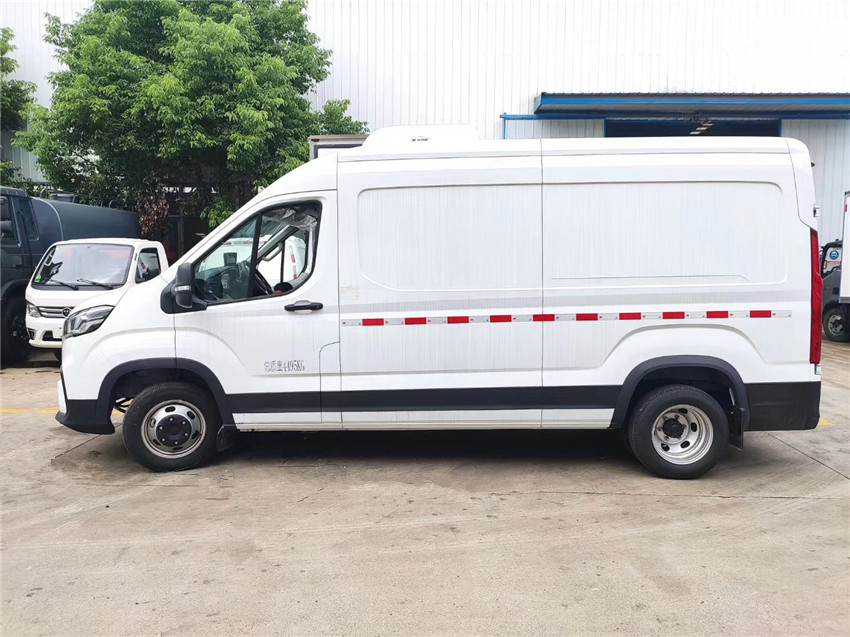 國六上汽大通面包冷藏車