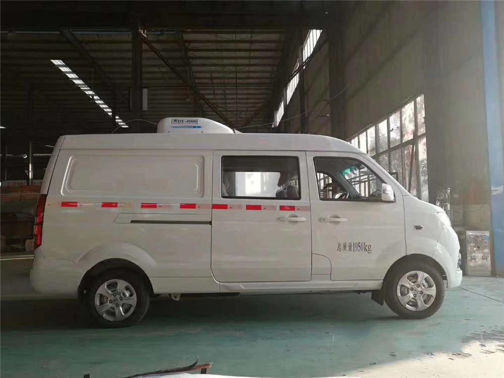 國六·金杯新海獅 面包冷藏車