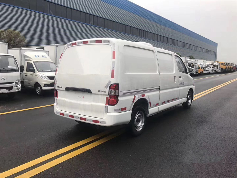 國六·金杯新快運 面包冷藏車